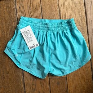 Lululemon Hotty Hot High Rise Short 2.5” - NWT - Electric Turquoise - Size 6